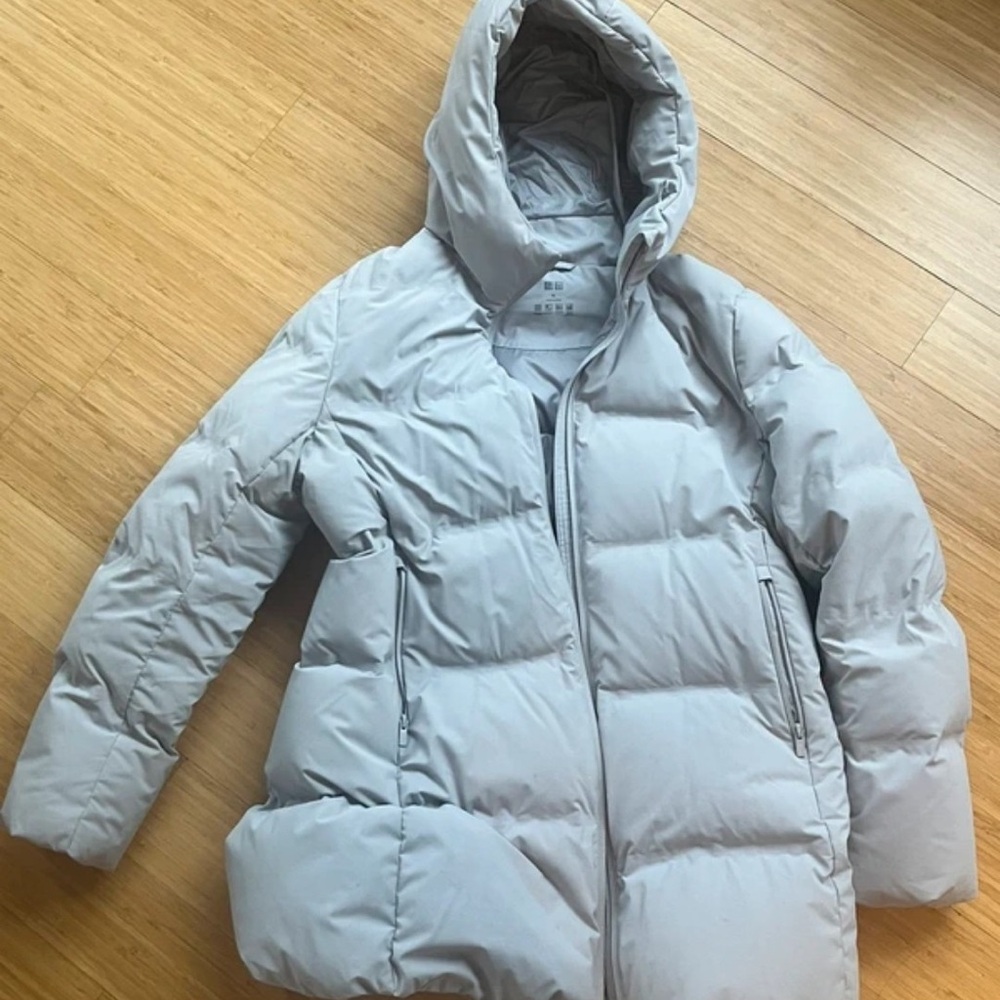 Uniqlo Women's Gray Hooded Puffer Jacket